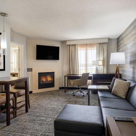Residence Inn By Marriott Bloomington Bagian luar foto