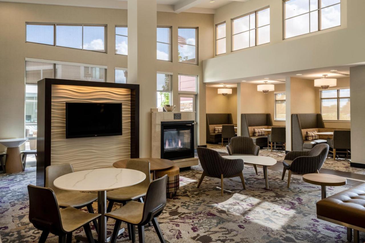 Residence Inn By Marriott Bloomington Bagian luar foto