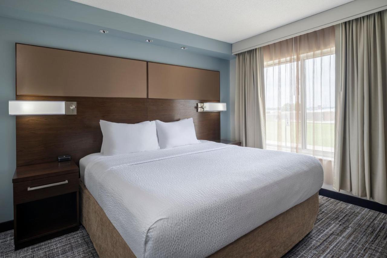 Residence Inn By Marriott Bloomington Bagian luar foto