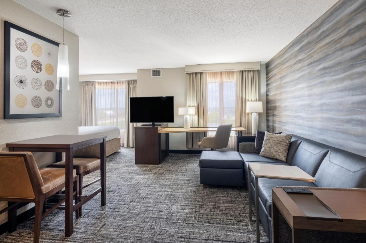 Residence Inn By Marriott Bloomington Bagian luar foto