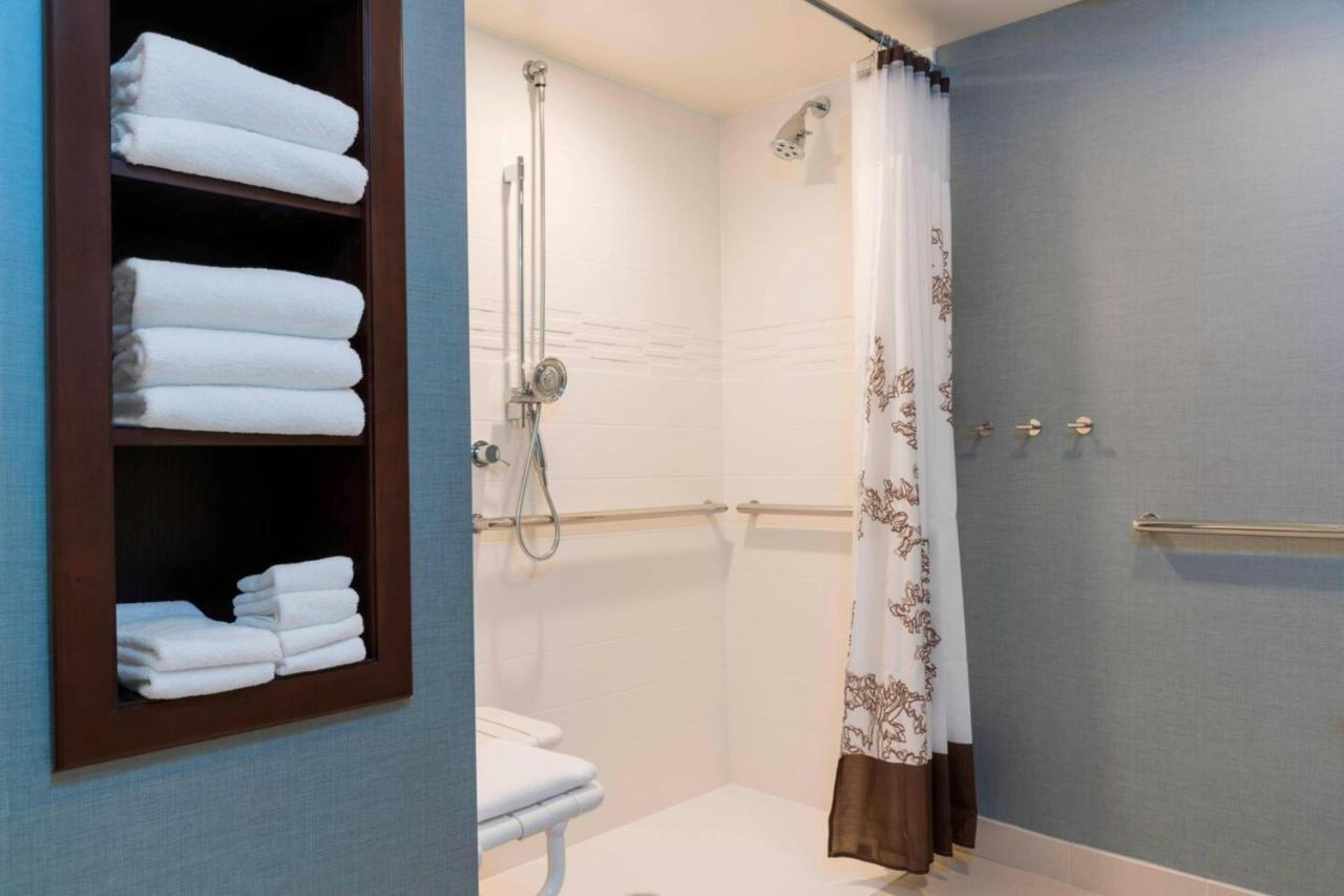 Residence Inn By Marriott Bloomington Bagian luar foto