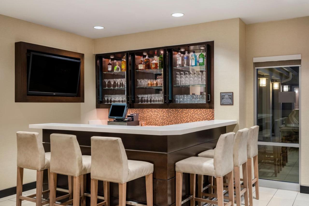 Residence Inn By Marriott Bloomington Bagian luar foto