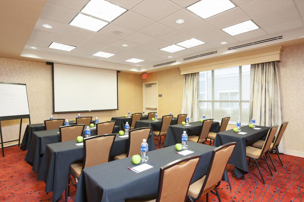 Residence Inn By Marriott Bloomington Bagian luar foto