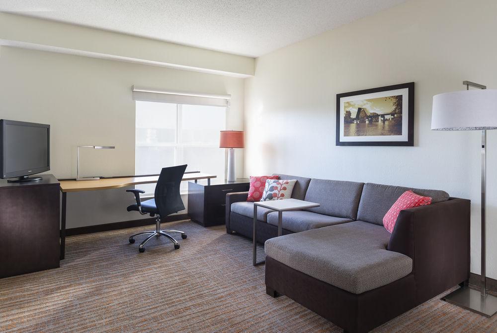 Residence Inn By Marriott Bloomington Bagian luar foto