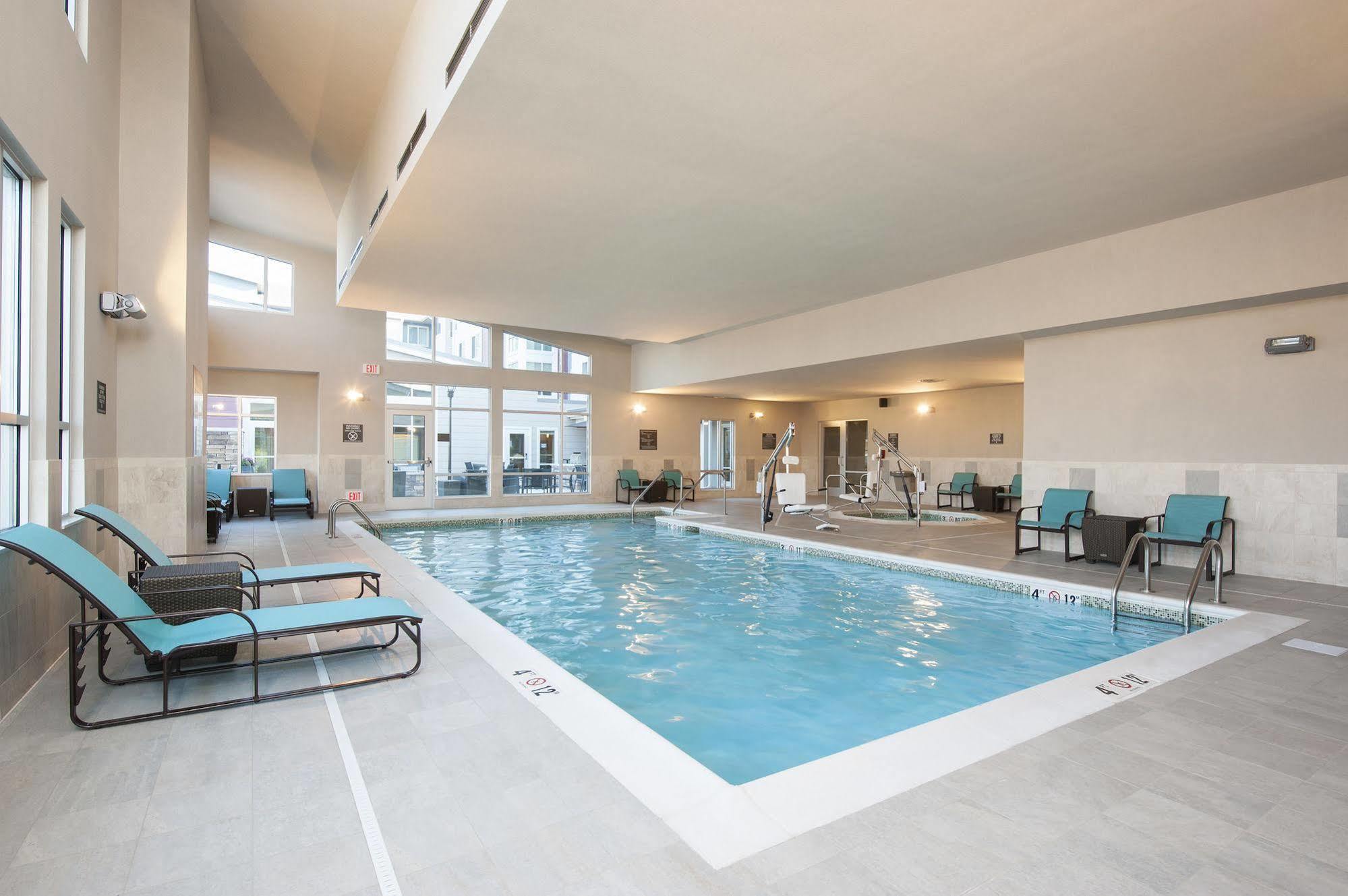 Residence Inn By Marriott Bloomington Bagian luar foto